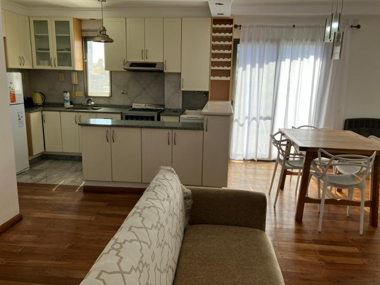 Dpto Tranquilo Pleno Centro-sur Con Cochera Apartment Santa Fe
