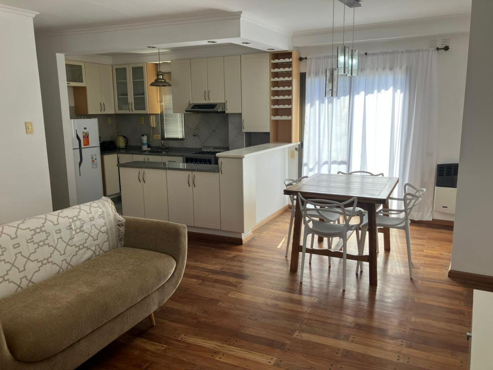 Dpto Tranquilo Pleno Centro-sur Con Cochera Apartment *